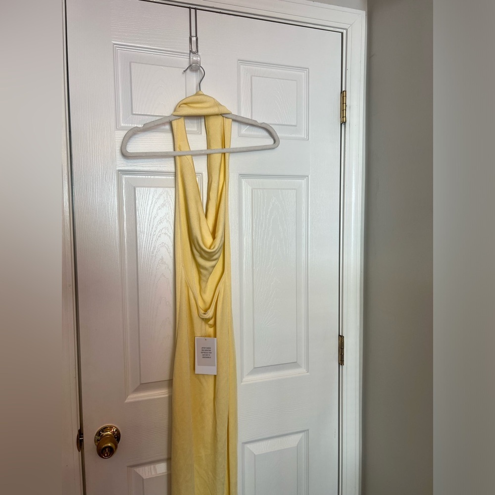 Elegant Yellow Off-Shoulder Maxi Dress - Picture 8 of 11